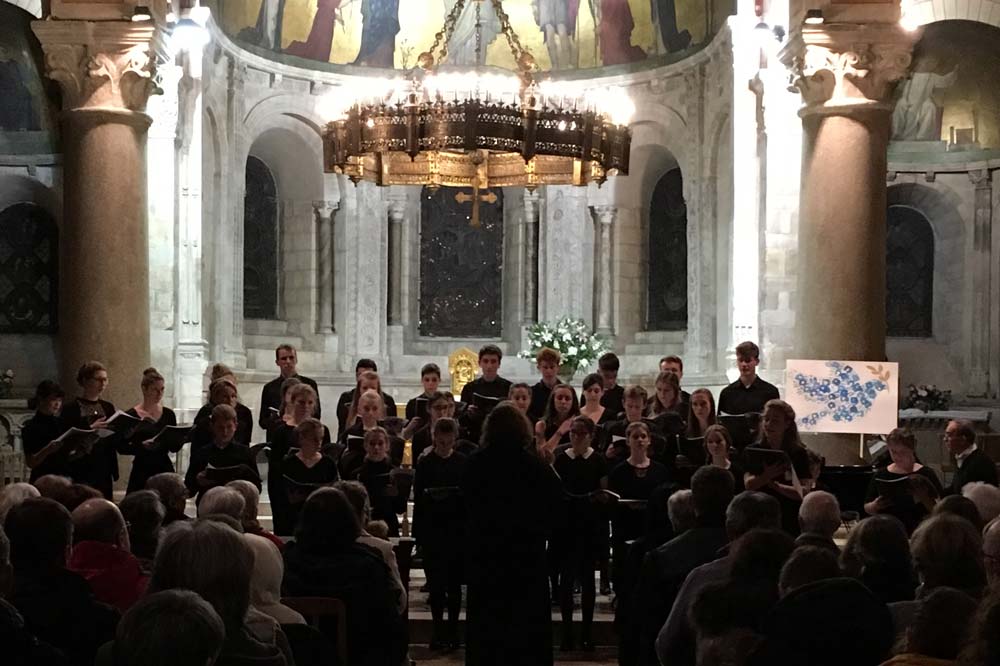 Concert-17 novembre 2018 à l'Abbaye d'Ainay, Choeur du Camp chantant 2018, accompagnement piano : Vincent Coiffet, direction Charlotte Legrand