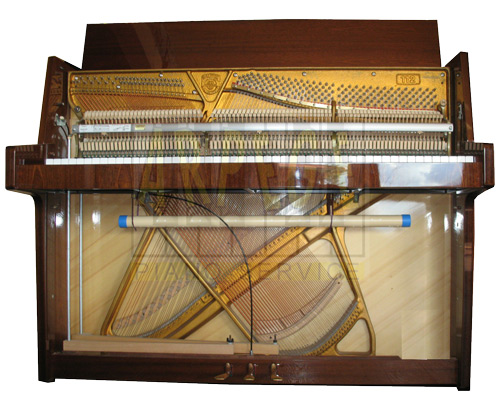 Piano droit Sauter avec barre hydroceel longue, pour apport en humidité: le taux normal d'humidité relative pour un piano est de 50%