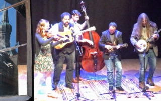 Jeff Scroggings - banjo, Jessy Brock - Mandolin and vocals, Greg Blake - Guitar and vocals, Elie Hakanson - Fiddle and vocals, Nico Humby - Bass and vocals, concert Bluegrass à La Roche sur Foron le 24 mai 2019