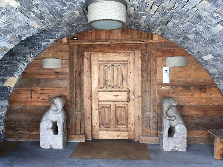 Piano rental in Val d'isère, Tarentaise