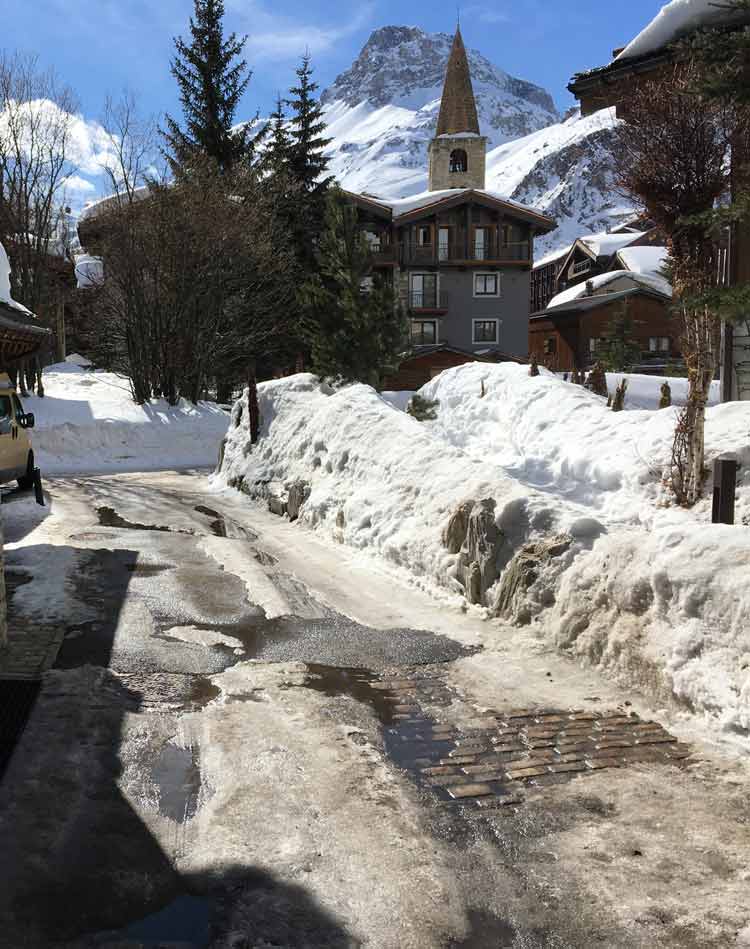 Val d'isere, Tarentaise, piano hire delivery
