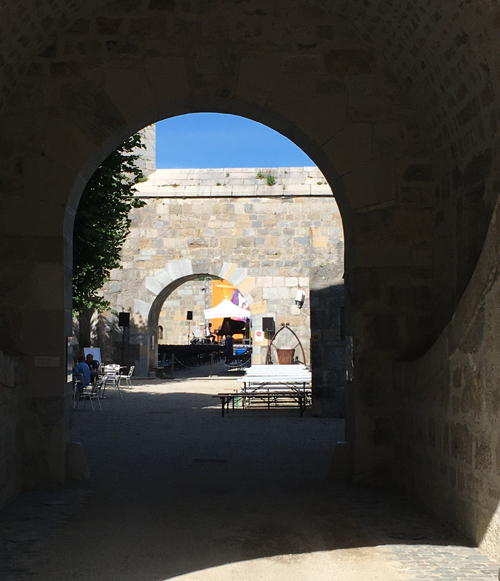 scene-fort-l-ecluse-vue-porte-acces