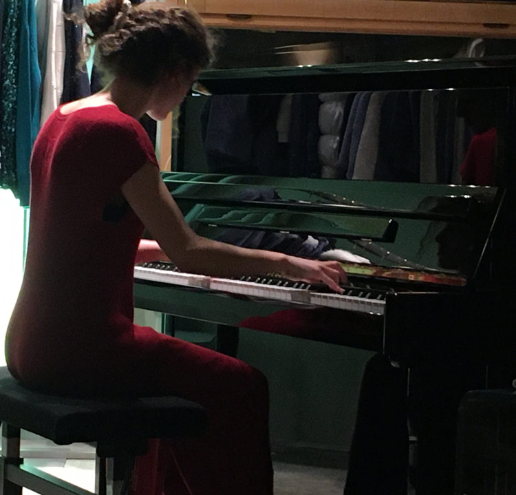 ines_hadjla_pianiste_concert_megeve_max_et_moi_29_mars_2023