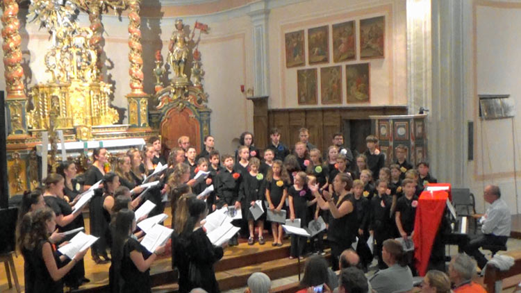 choeur-camp_chantant_2025_concert_st_nicolas_chapelle_vincent_coiffet_piano_charlotte_legrans_direction_2_s