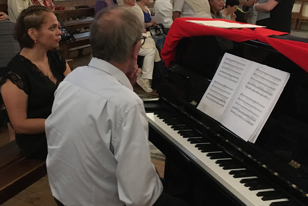 Charlotte Rabier, chef de choeur, Vincent Coiffet, pianiste, acoompagnateur