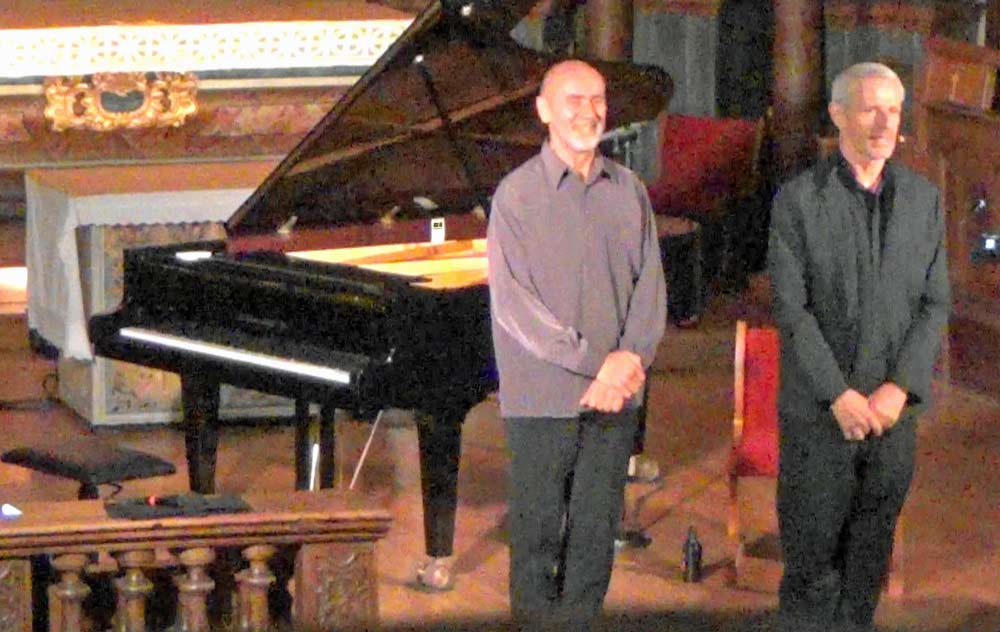 ovation_lambert_wilson_recitant_roger_muraro_piano_musique_patrimoine_mont_blanc_2025