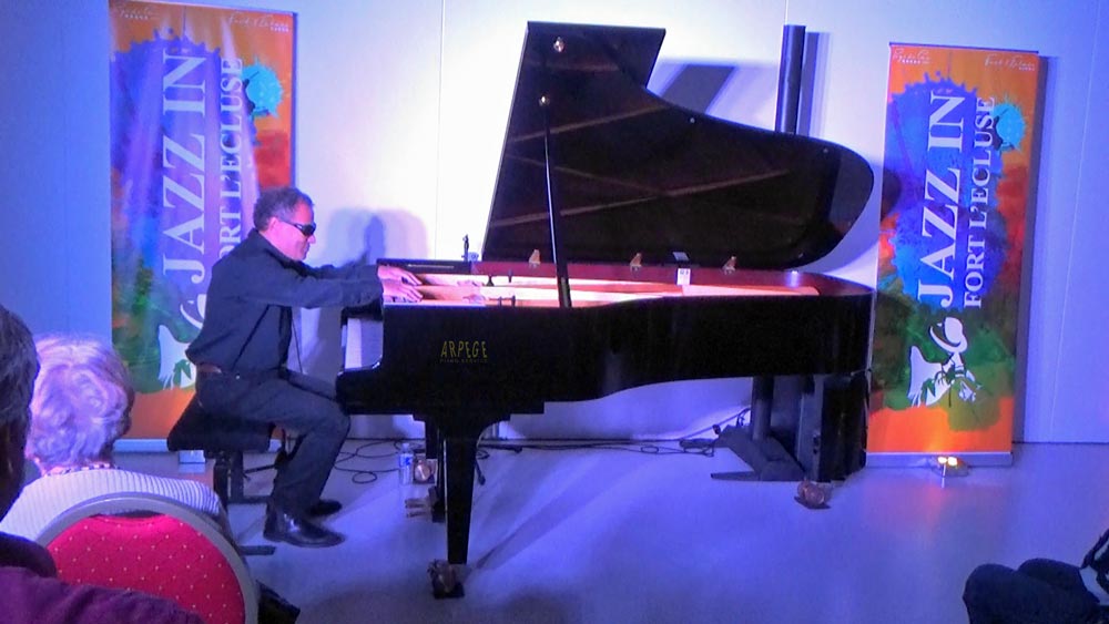 Moncef Genoud, du toucher, du doigté, une grande sensibilité. prise de marques