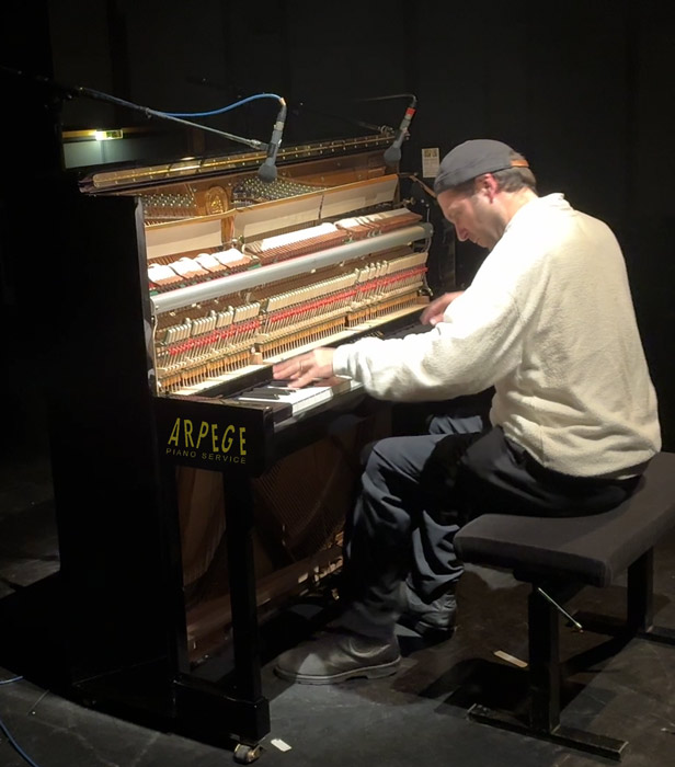 Thomas Valverde, balance son, fortissimi, au Centre des Congrès d'Annecy, Impérial Palace, le 20 mars 2026, dans le cadre de sa tournée européenne "Polka Tour"