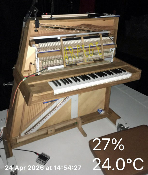 Piano "Una corda" de la tournée Stephan Eichern "Seul en scène", concert à Chamonix, le 24 avril 2026