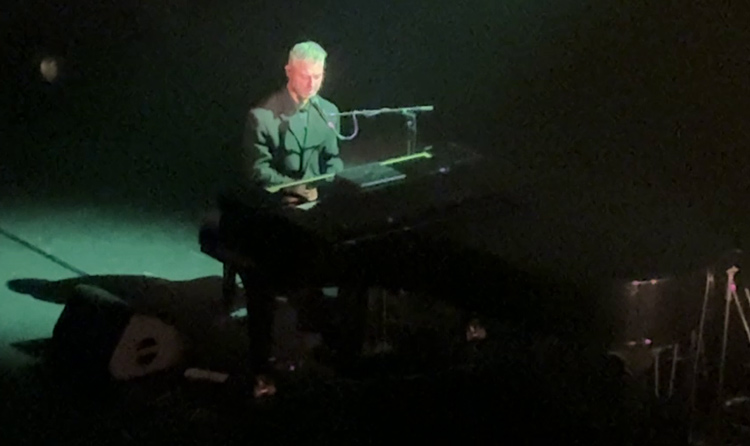 Pierre Lapointe, piano, voix et doigts, théâte les Allos à Cluses le 12 mai 2026